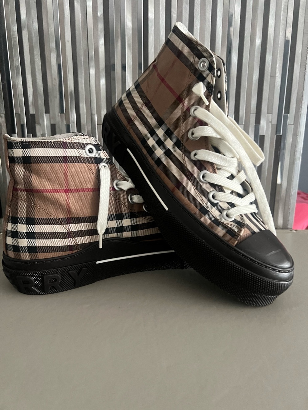 Burberry Men/Woman Tan Check High Black Soles M/8.5 W/10